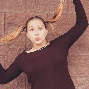 Meet your Posher, Valynn